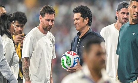 ক্রিকেট কিংবদন্তি ও ফুটবল রাজার মহামিলন