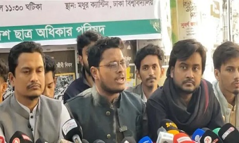 ‘প্রধান উপদেষ্টার মধ্যে শেখ হাসিনার প্রতিচ্ছবি দেখতে পাচ্ছি’