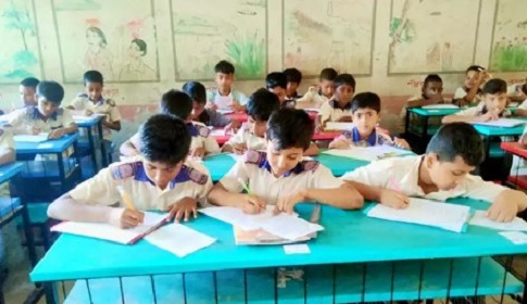 টাঙ্গাইলের হাজারো খুদে শিক্ষার্থীর উৎকন্ঠা 