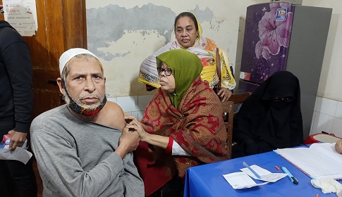 টাঙ্গাইলে সরকারি হাসপাতালগুলোতে ভ্যাকসিন না থাকায় ভোগান্তি