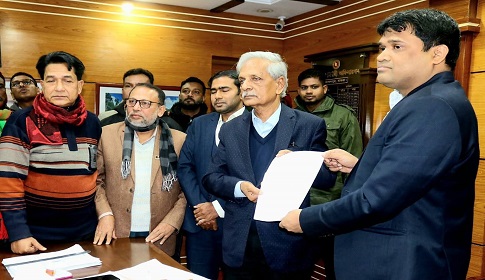 মাগুরা- ২ আসনে বিএনপি মনোনীত প্রার্থী নিতাই রায় চৌধুরীর মনোনয়নপত্র দাখিল