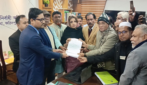 মনোনয়নপত্র জমা দিলেন শামা ওবায়েদ 