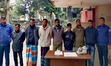 ফরিদপুরে মাদকবিরোধী যৌথ অভিযানে ইউপি চেয়ারম্যানের ভাইসহ গ্রেপ্তার ৭