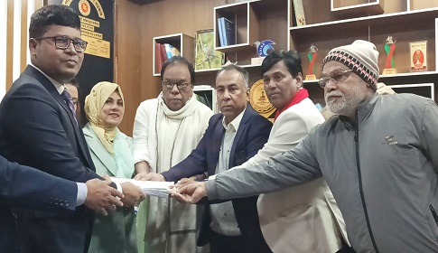 চাটমোহরে মনোনয়ন দাখিল করলেন বিএনপির প্রার্থী কৃষিবিদ তুহিন