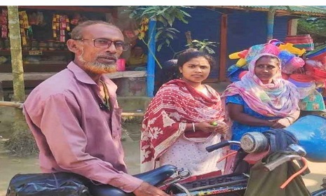 ৪০ বছর ধরে সাইকেলে পশুর ওষুধ বিক্রি করেন আব্দুল আজিজ