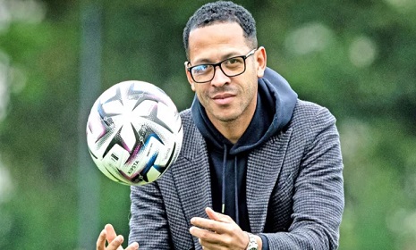 অখ্যাত কোচকে দীর্ঘ সময়ের জন্য দায়িত্ব দিলো চেলসি