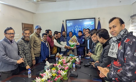ফরিদপুর প্রেসক্লাবের নবনির্বাচিত কমিটিকে ফুলেল শুভেচ্ছা জানালেন পুলিশ সুপার