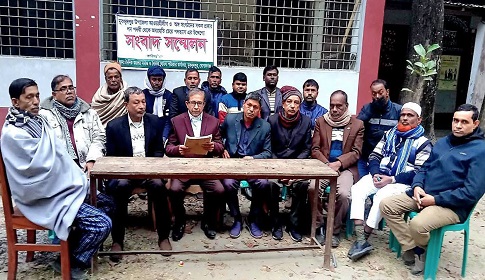 গোপালগঞ্জে কার্যক্রম নিষিদ্ধ আ.লীগের নেতৃবৃন্দের গণপদত্যাগ