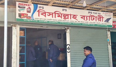 ৩ দোকান থেকে নগদ টাকাসহ ৬৫ লক্ষ টাকার মালামাল  চুরি  