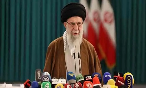 ‘বিক্ষোভের মুখে পিছু হটবে না ইরান, ট্রাম্পের হাত রক্তে রাঙা’