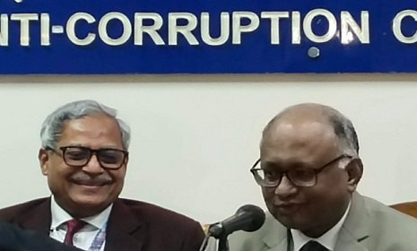 ‘হাসিনা ২০০৮ সালের নির্বাচনে হলফনামায় মিথ্যা তথ্য দেন’