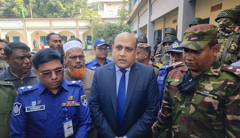 গোপালগঞ্জের ৩টি ভোটকেন্দ্র পরিদর্শন করলেন জেলা প্রশাসক