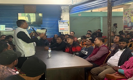 এ্যাসেনসিয়াল ড্রাগস কর্মীদের বৈষম্য দূর করে চাকরি স্থায়ীকরণের প্রতিশ্রুতি দিলেন ডা. বাবর 