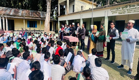 রাজারহাটে শিক্ষা প্রতিষ্ঠানে গণভোট ঘিরে প্রচারণা, শিক্ষক-অভিভাবক-শিক্ষার্থীদের মতামত সংগ্রহ