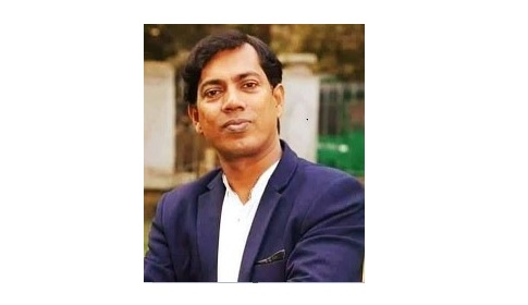 শুভ্রতার আলোয় দেবী সরস্বতী : প্রজ্ঞা ও শুদ্ধতার এক চিরন্তন আরাধনা