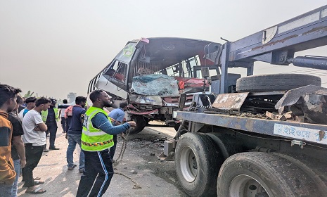 ভাঙ্গায় বাস–ট্রাকের মুখোমুখি সংঘর্ষে ২ জন নিহত, আহত ১৫