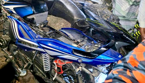 ঈশ্বরদীতে মোটরসাইকেল–ভুটভুটি সংঘর্ষে ইপিজেড শ্রমিক নিহত, আহত ৩