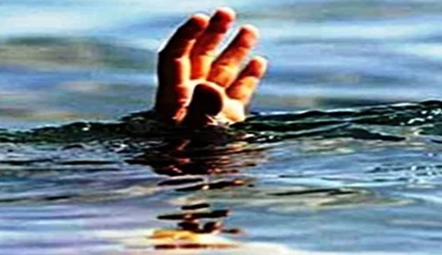 ধর্মীয় অনুষ্ঠান থেকে বাড়ি ফেরার পথে ট্রলার থেকে পড়ে একজন নিখোঁজ
