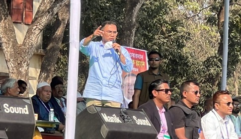 ‘একটি দল প্রকাশ্যে নারীর নেতৃত্বে বিশ্বাস করে না’