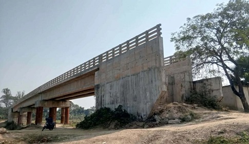 কাপাসিয়া-মনোহরদী সংযোগ সড়ক, ব্রিজ আছে রাস্তা নাই