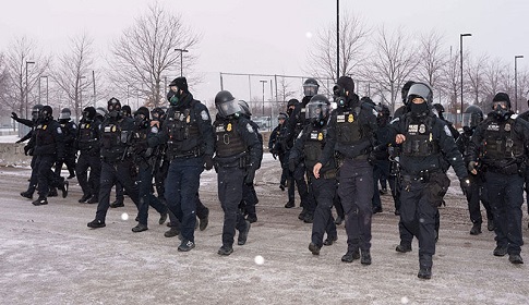 মিনেসোটা থেকে ৭০০ অভিবাসন প্রয়োগ কর্মকর্তা প্রত্যাহার করল হোয়াইট হাউস