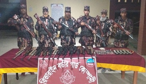 শ্যামনগরে ১৪টি এয়ারগান ও গুলিসহ বিভিন্ন সরঞ্জাম উদ্ধার 