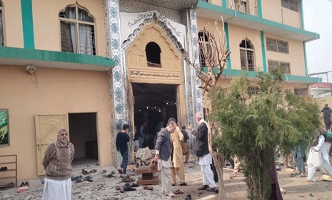 পাকিস্তানে মসজিদে বোমা বিস্ফোরণে নিহত ৩১