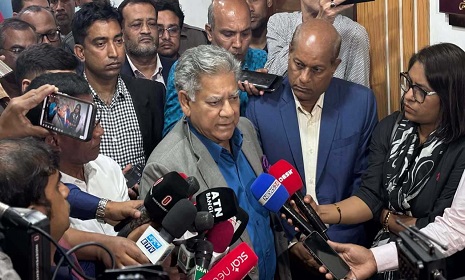 বন্দরে ধর্মঘট নিয়ে হার্ডলাইনে যাওয়ার সিদ্ধান্ত সরকারের