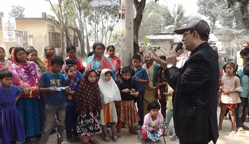 বিরল-বোচাগঞ্জকে মালয়েশিয়া বানিয়ে দেওয়ার প্রতিশ্রুতি দিলেন স্বতন্ত্র প্রার্থী ড. জীবন চৌধুরী 