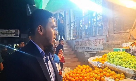 পাংশায় ইউএনওর মানবিক ব্যবহারে দখলমুক্ত হলো ফুটপাত