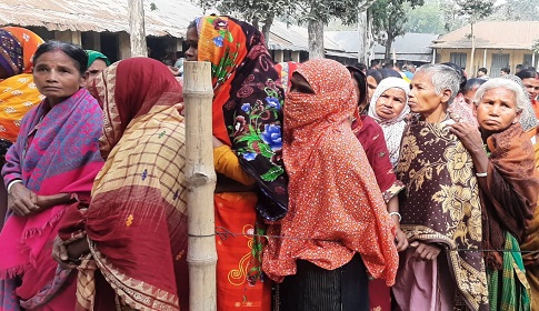 ‘তিনডা নির্বাচনে মোর পছন্দের মার্কায় ভোট দিতে পারি নাই, এইবার পারছি’