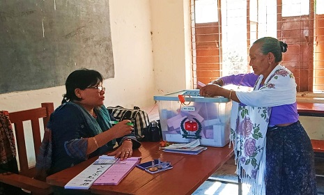 শান্তিপূর্ণ ভোটে সাজ সাজ রব কাপ্তাইয়ে, ব্যালট বাক্স বন্দি শেষে চলছে গণনা
