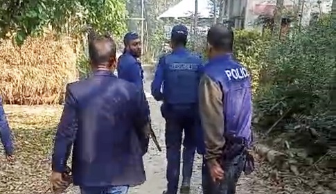 সালথায় আইনশৃঙ্খলা পরিস্থিতি স্বাভাবিক রাখতে পুলিশের অভিযান