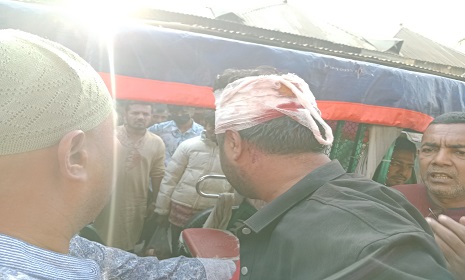 রাজবাড়ীতে হাটে আধিপত্য বিস্তারকে কেন্দ্র করে দু’পক্ষের সংঘর্ষ, আহত ৫