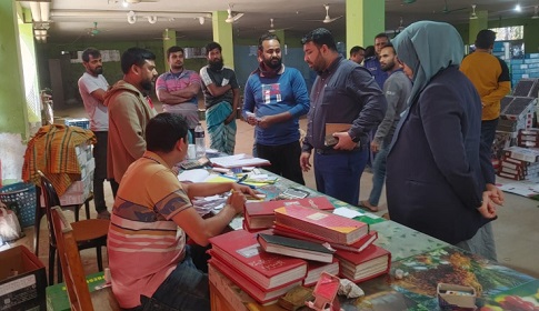 নিত্যপণ্যের মূল্য তদারকিতে সাতক্ষীরায় মোবাইল কোর্টের অভিযান