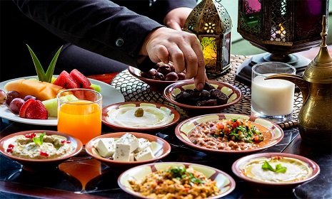 রোজায় সুস্থ থাকতে ইফতারে যা খাবেন