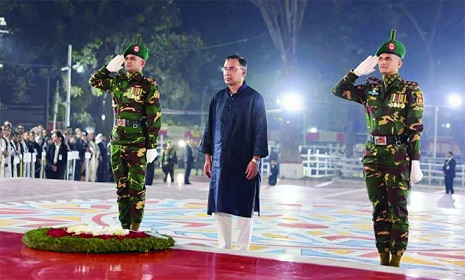 ভাষাশহীদদের প্রতি প্রধানমন্ত্রীর শ্রদ্ধা নিবেদন