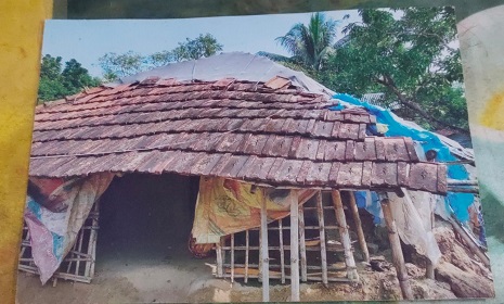 সাতক্ষীরায় দেড় বছর ধরে রতন বৈদ্যের ঘরবাড়িসহ ৫৮ শতক জমি জবরদখল 