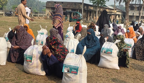 কাপাসিয়ায় জামায়াতে ইসলামীর উদ্যোগে ইফতার ও ঈদ সামগ্রী বিতরণ