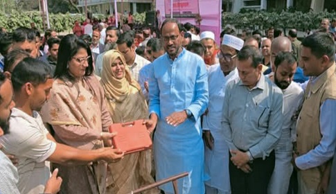 আমাদের পর্যাপ্ত সার মজুত রয়েছে : কৃষি প্রতিমন্ত্রী 