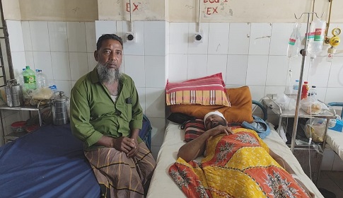 ফরিদপুরে ইউপি সদস্য ও তাঁর স্বামীর ওপর হামলার অভিযোগ, থানায় এজাহার