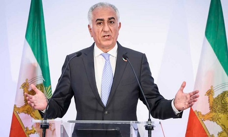 খামেনির মৃত্যুকে ‘স্বাগত’ জানালেন রেজা পাহলভী