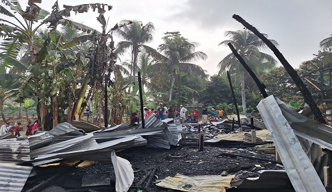 কোটালীপাড়ায় অগ্নিকাণ্ডে পুড়ে গেছে মহিলা মাদ্রাসা 