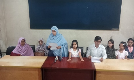 অপহৃত আলমের পরিবারের সংবাদ সম্মেলন