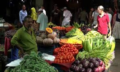 বাজারে স্বস্তি, কমেছে নিত্যপণ্যের দাম