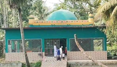 এক রাতেই নির্মিত হয় গোয়ালবাথান জামে মসজিদ