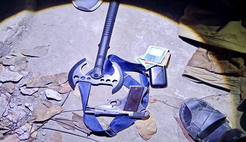 ঈশ্বরদীতে গভীর রাতে ব্যবসায়ীর বাড়িতে ছিনতাই, আগ্নেয়াস্ত্র উদ্ধার 