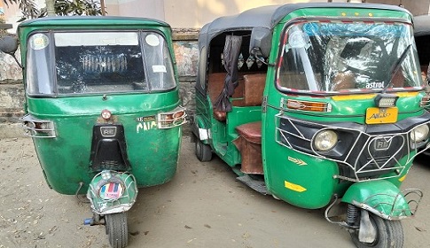 রাতে মোকামতলা-সোনাতলা সড়কে সিএনজি ভাড়ায় নৈরাজ্য, যাত্রীরা জিম্মি