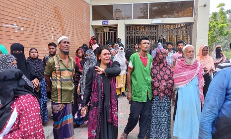 মাদারীপুরে একজনকে কুপিয়ে হত্যা