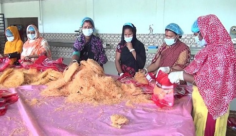 দিনাজপুরে লাচ্ছা সেমাই তৈরির ধুম